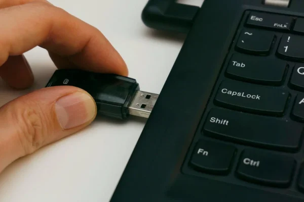 chkdsk 사용법이 헷갈리면 /f와 /r의 차이부터 보세요